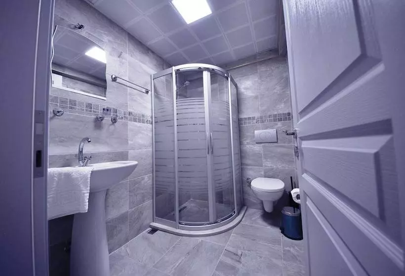 ベッドアンドブレックファースト Queen Bee