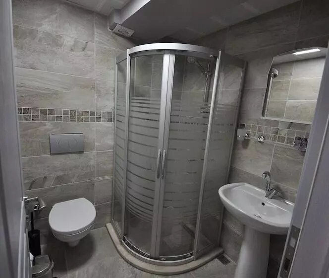 ベッドアンドブレックファースト Queen Bee