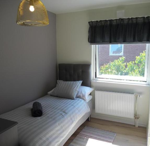 تختخواب و صبحانه Villa Kungssten