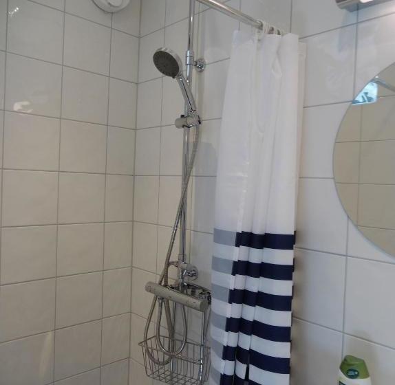 تختخواب و صبحانه Villa Kungssten