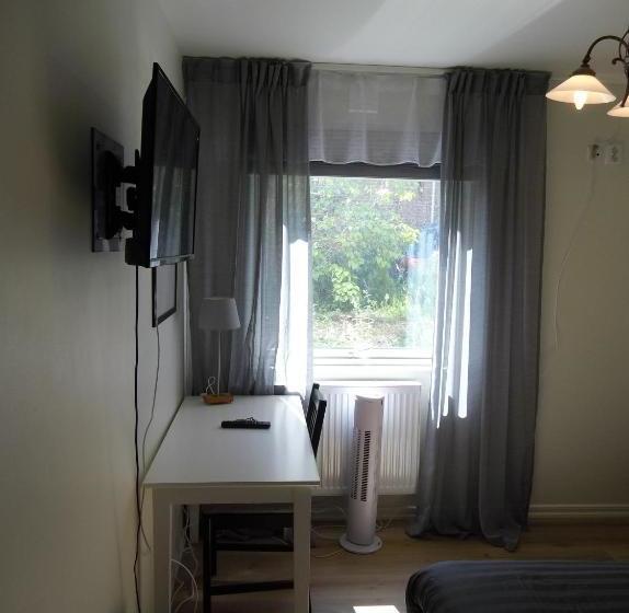 تختخواب و صبحانه Villa Kungssten