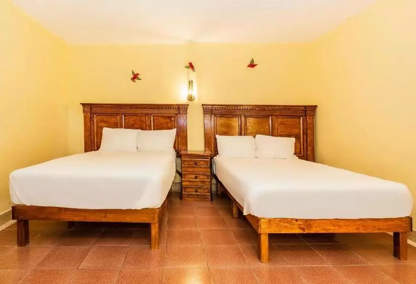 Capital O Las Calzadas  & Suites