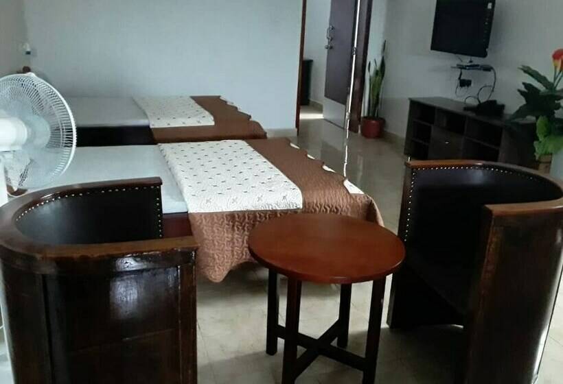 هتل The Orchid Grand