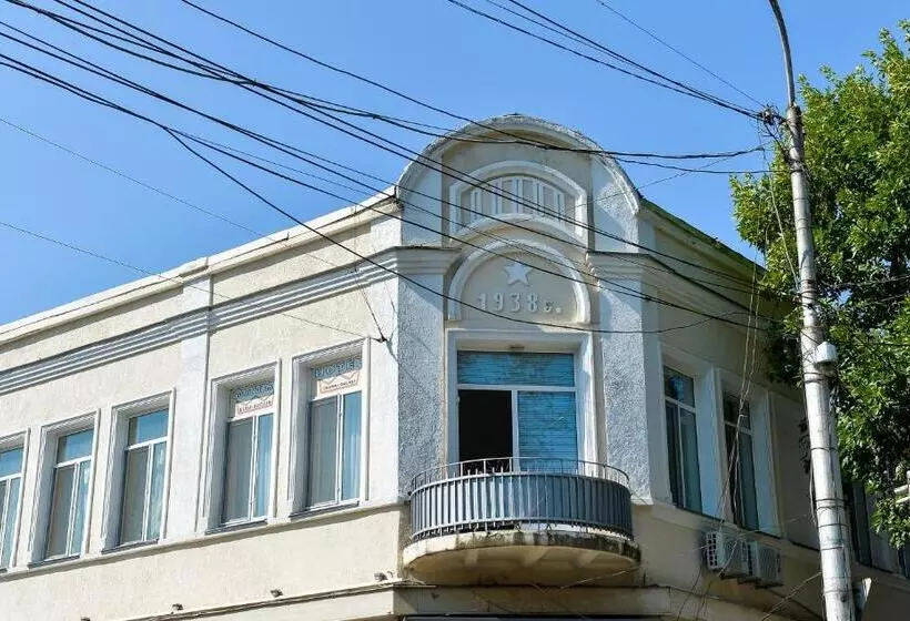 هاستل Chveni Qalaqi