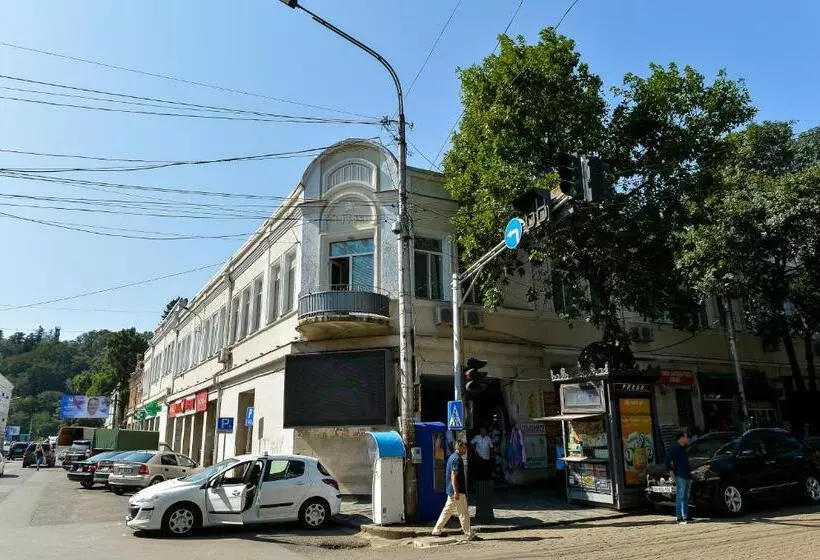 هاستل Chveni Qalaqi