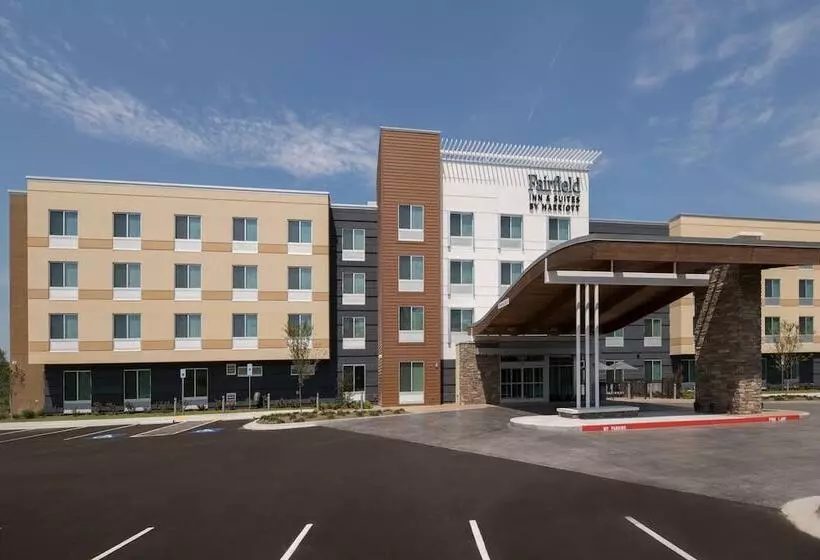 ホテル Fairfield Inn & Suites By Marriott Little Rock Airport