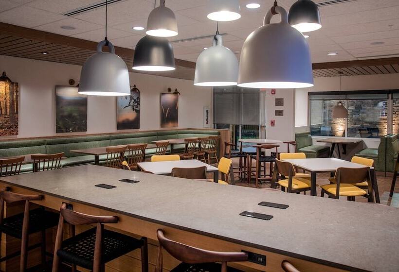 هتل Fairfield Inn & Suites By Marriott Little Rock Airport