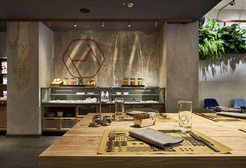 هتل The Modernist