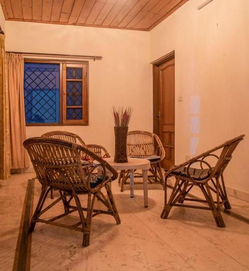 호텔 Pine Winds Villa