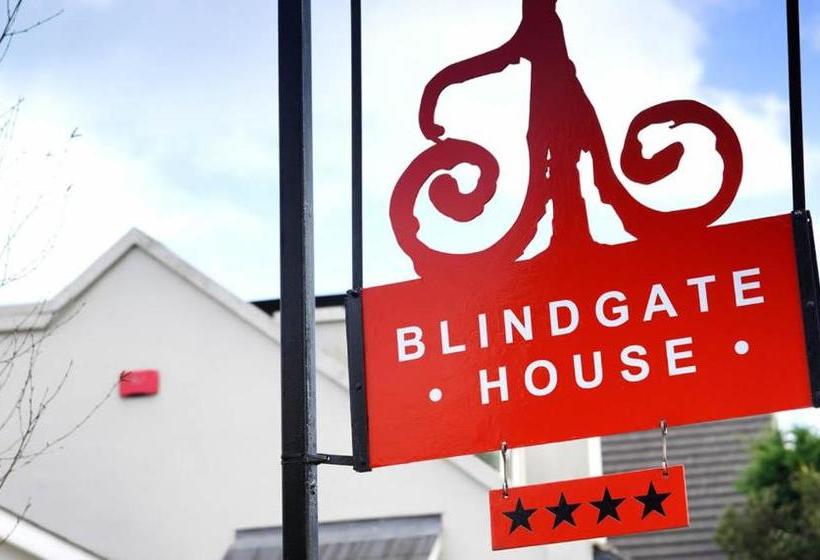 پانسیون Blind Gate House