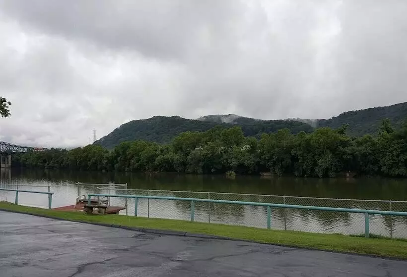 فندق Budget Host Inn Charleston