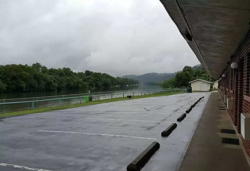 فندق Budget Host Inn Charleston