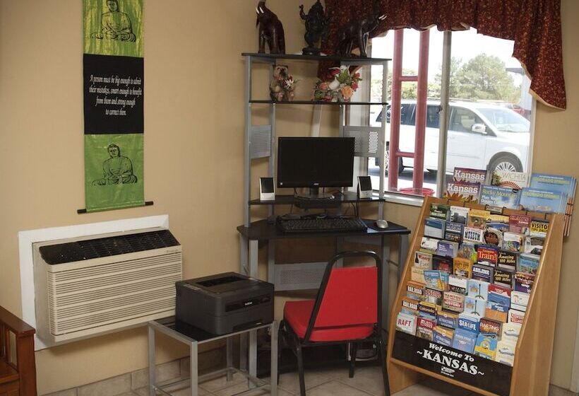 فندق Budget Inn & Suites Colby