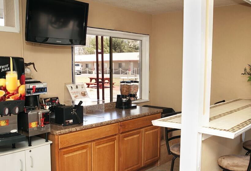 فندق Budget Inn & Suites Colby