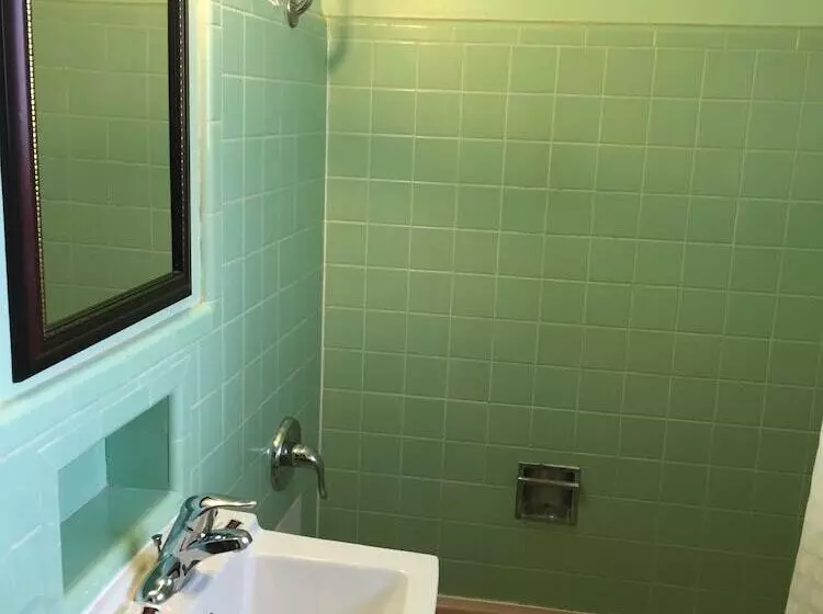 Отель Budget Inn & Suites Colby