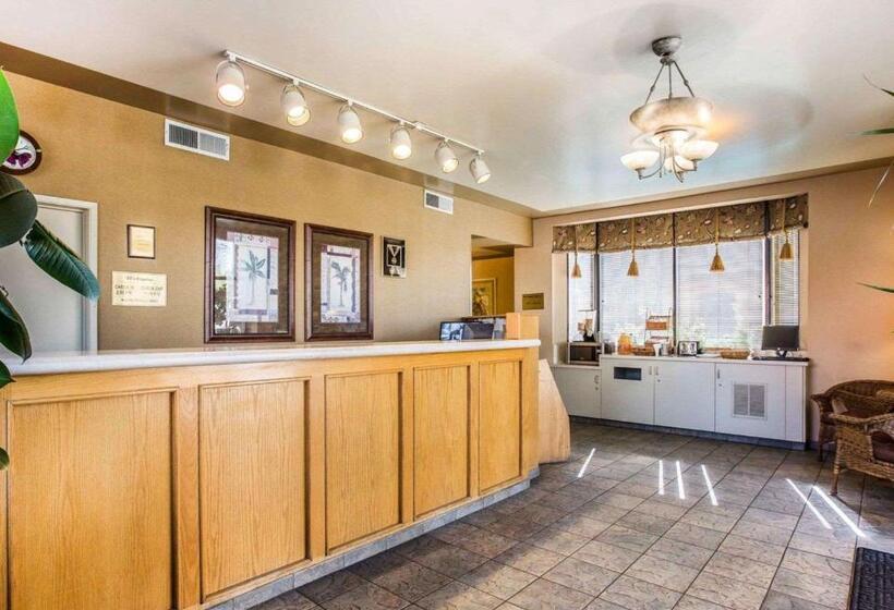 호텔 California Inn And Suites Bakersfield