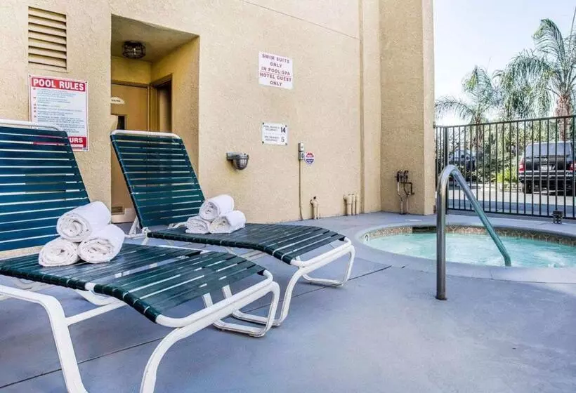 酒店 California Inn And Suites Bakersfield