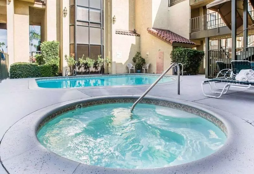 酒店 California Inn And Suites Bakersfield