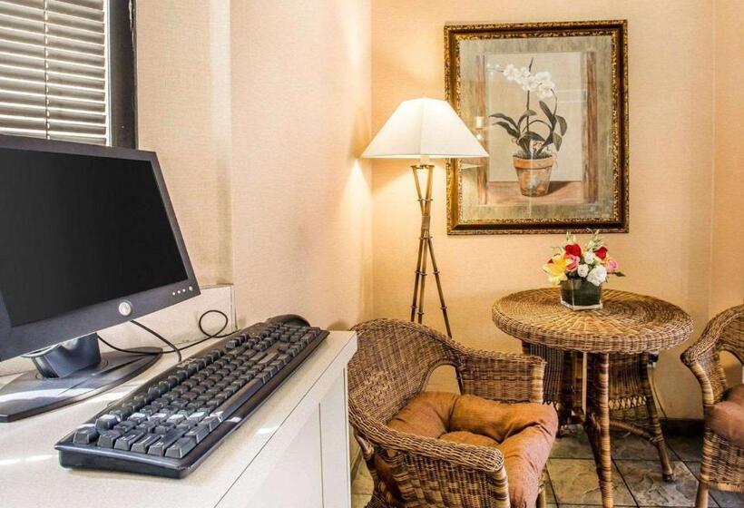 호텔 California Inn And Suites Bakersfield