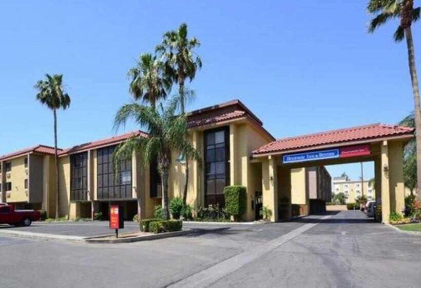 호텔 California Inn And Suites Bakersfield
