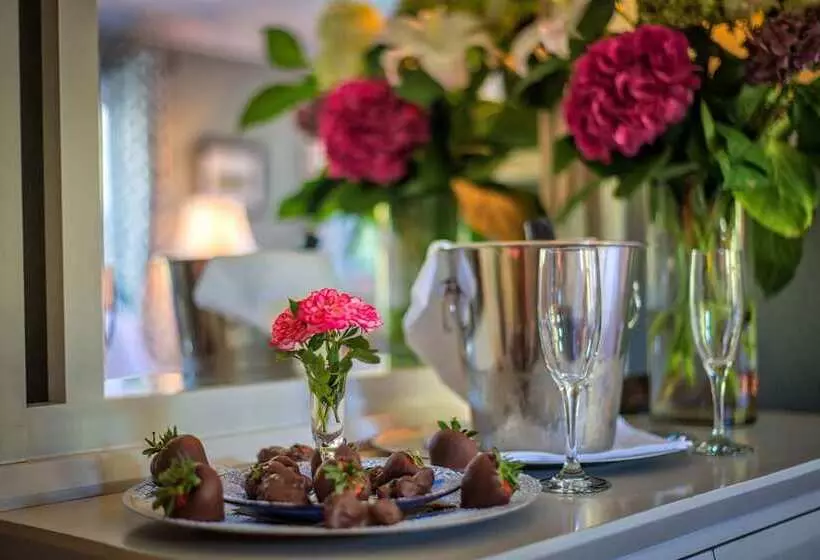 ホテル Candlelight Inn Napa Valley