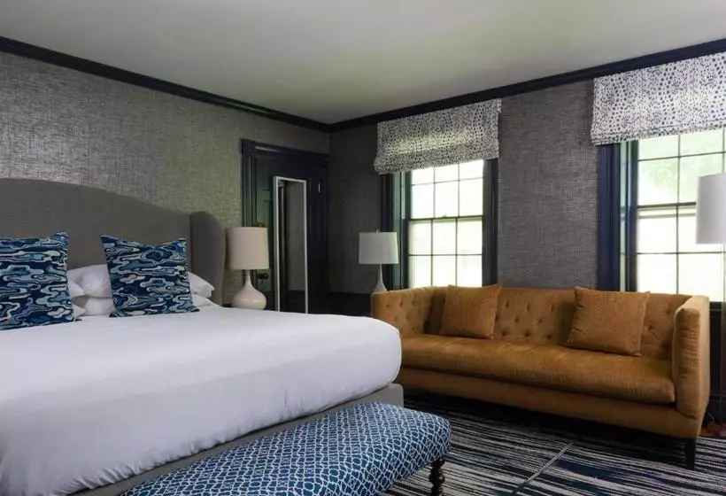 호텔 Captain Fairfield Inn