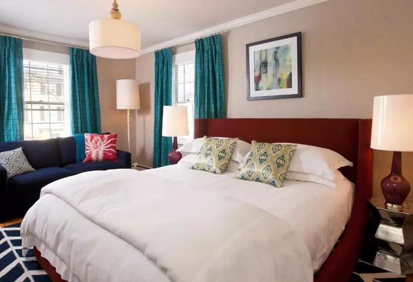 호텔 Captain Fairfield Inn