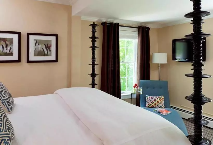 호텔 Captain Fairfield Inn