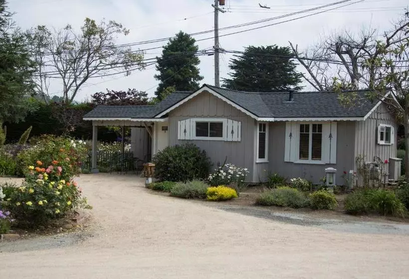 هتل Carmel River Inn