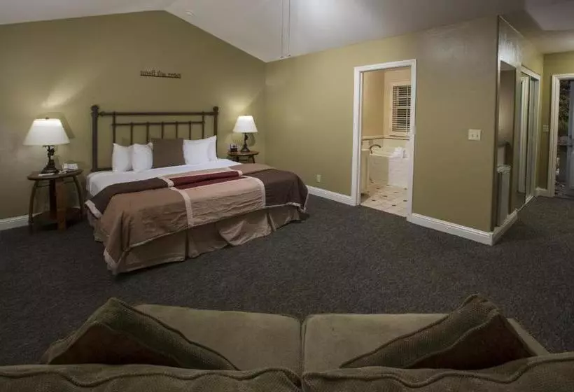 هتل Carmel River Inn