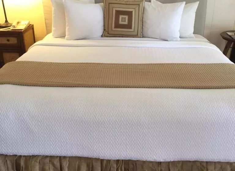 هتل Carmel River Inn