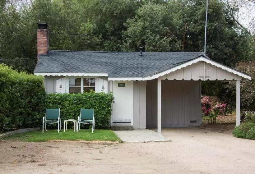 هتل Carmel River Inn