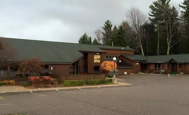 Отель Cedar Motor Inn