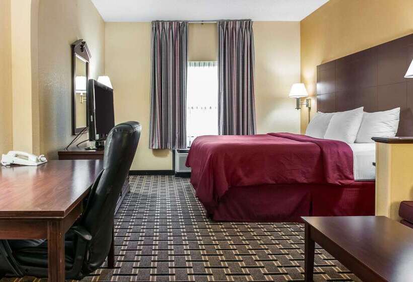 هتل Clarion Inn & Suites Northwest