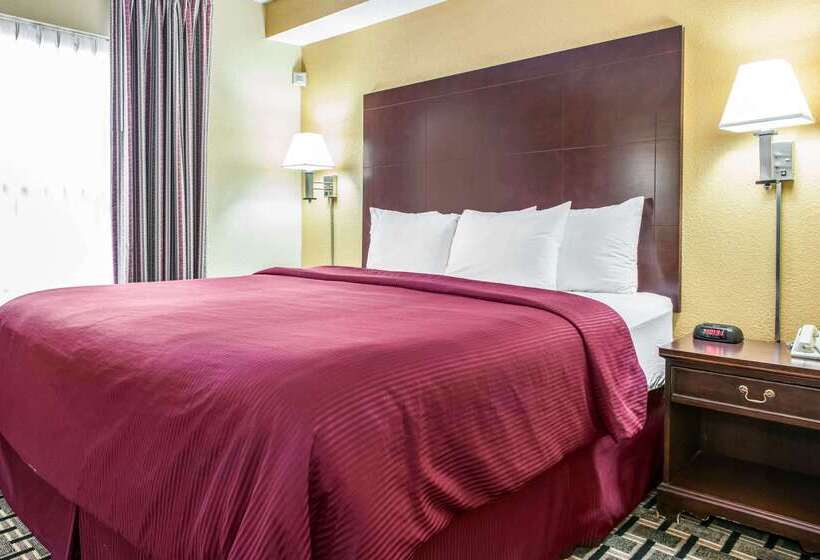 هتل Clarion Inn & Suites Northwest