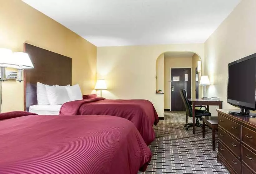 فندق Clarion Inn & Suites Northwest