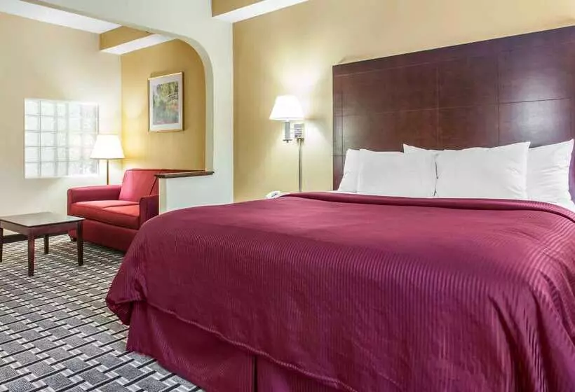 فندق Clarion Inn & Suites Northwest