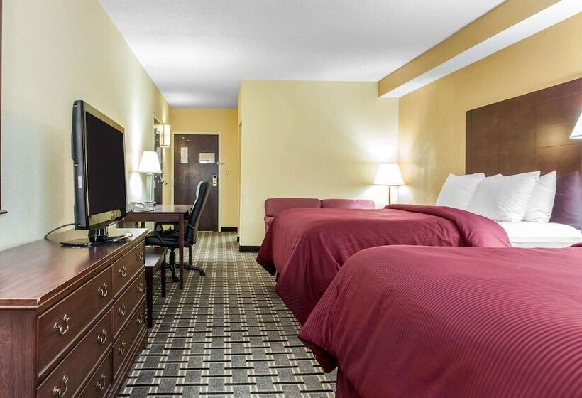 هتل Clarion Inn & Suites Northwest