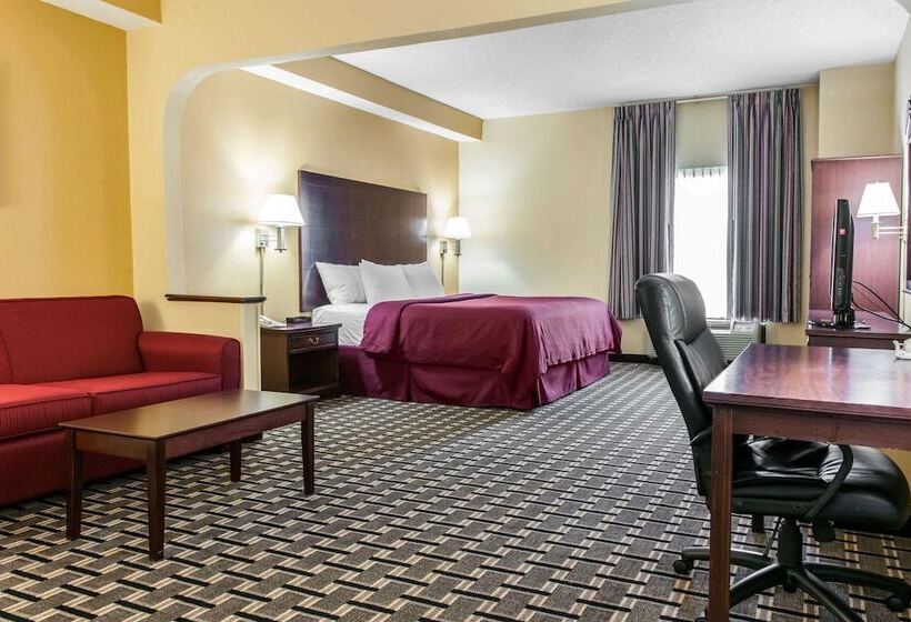 هتل Clarion Inn & Suites Northwest