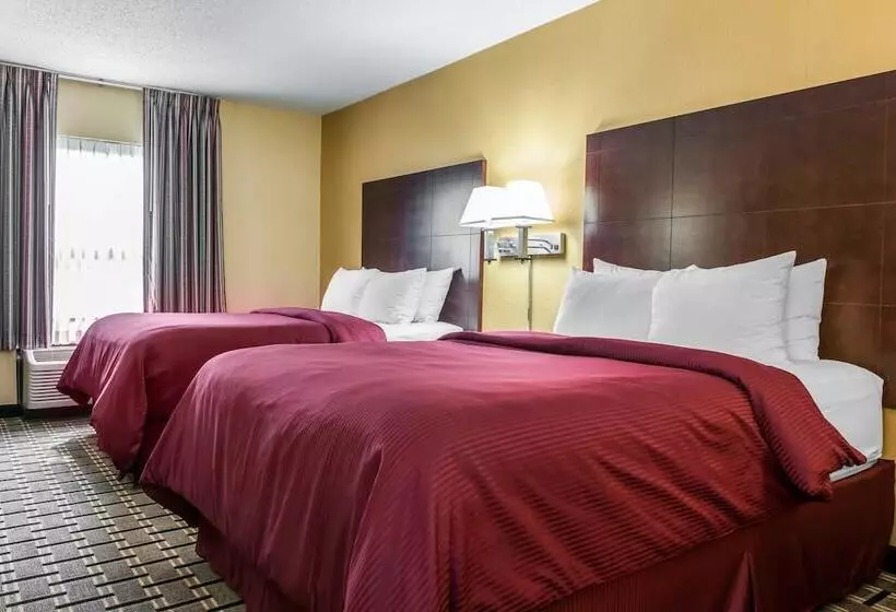 فندق Clarion Inn & Suites Northwest