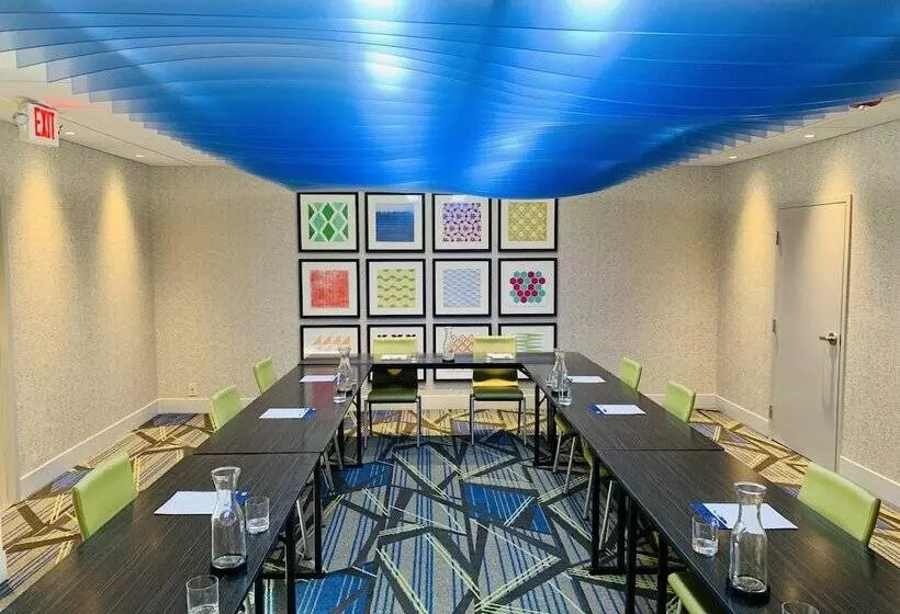 هتل Holiday Inn Express Tallahassee, An Ihg