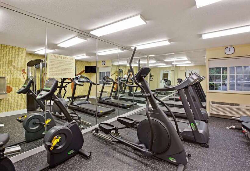 ホテル Mainstay Suites Charlotte Executive Park