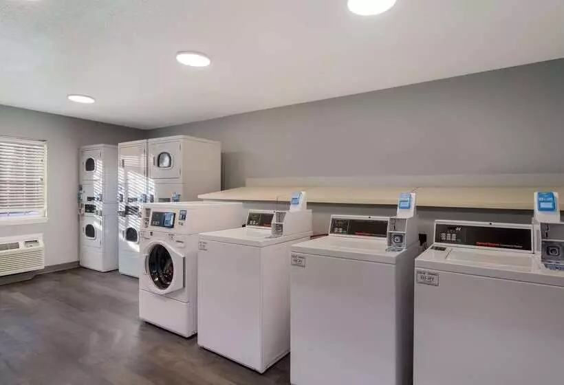 בית מלון כפרי Mainstay Suites Omaha Old Mill