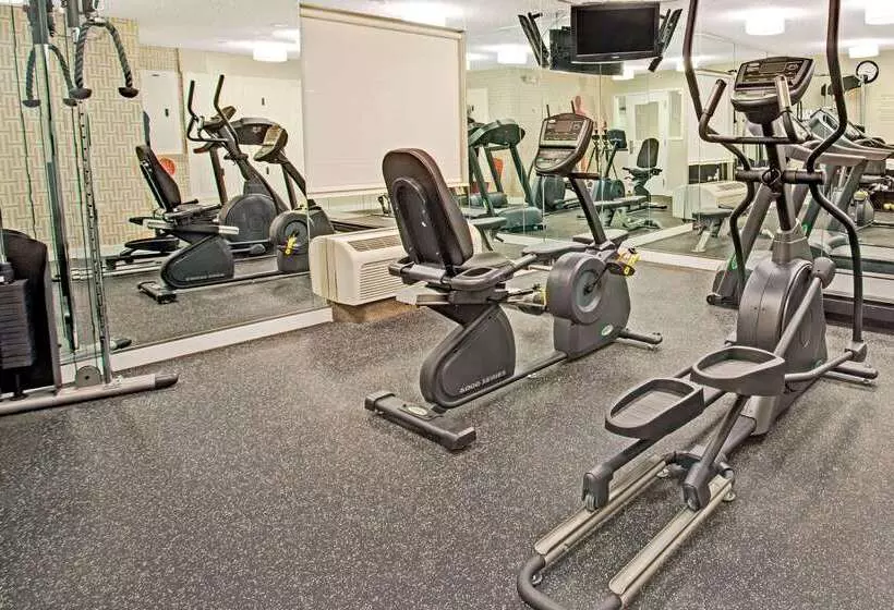 בית מלון כפרי Mainstay Suites Omaha Old Mill