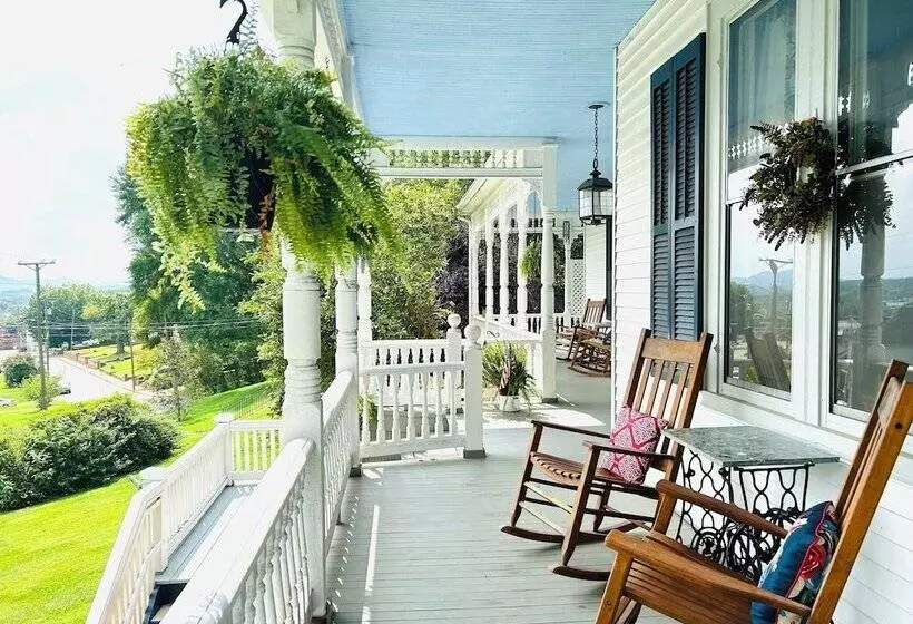 호텔 The Claiborne Bed And Breakfast