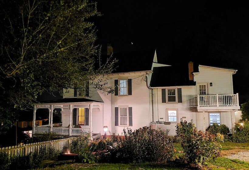 فندق The Claiborne Bed And Breakfast