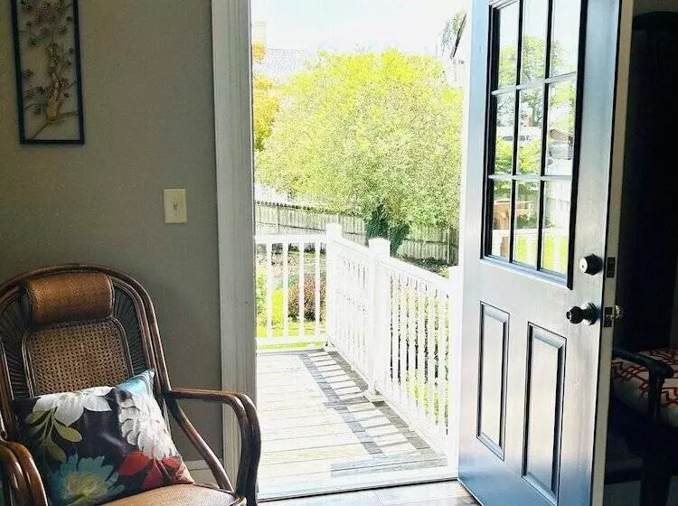 호텔 The Claiborne Bed And Breakfast