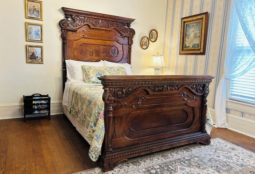 فندق The Claiborne Bed And Breakfast