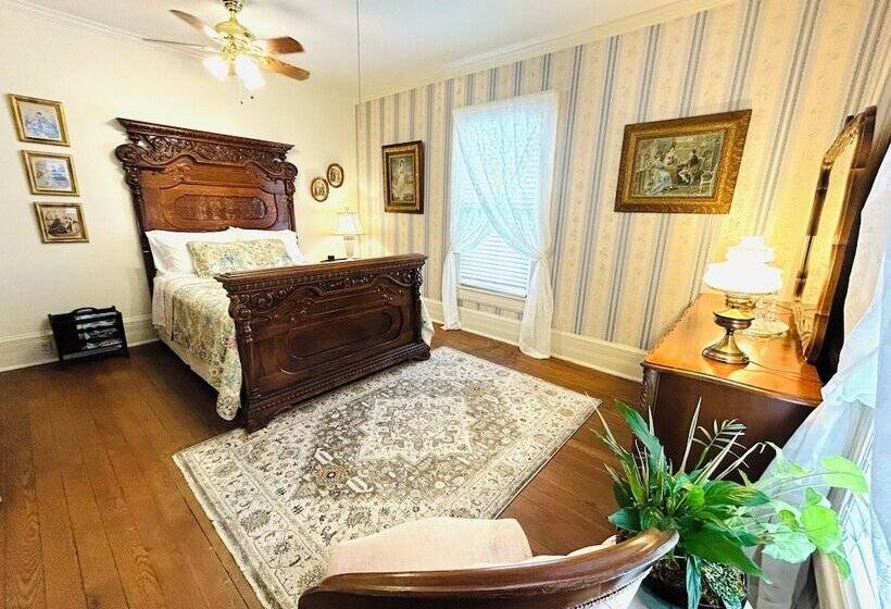 فندق The Claiborne Bed And Breakfast