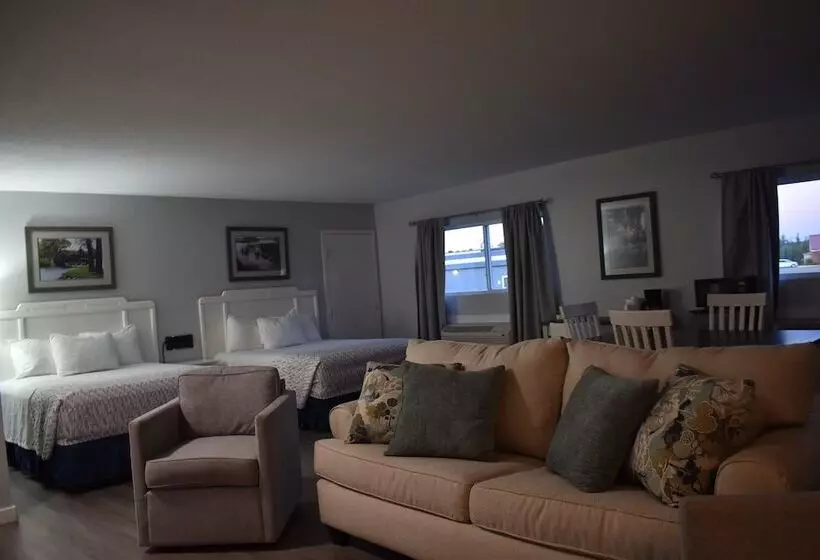 Lake Cadillac Resort